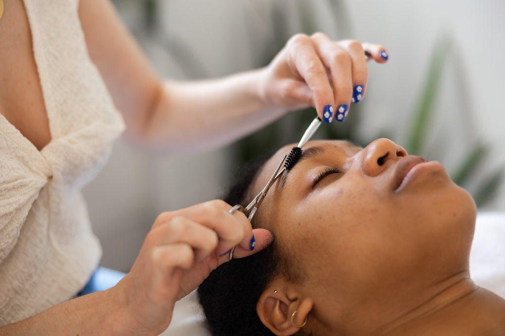 brow waxing